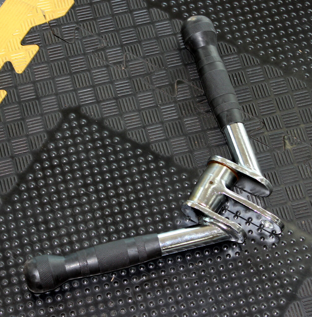 Delux Swivel V Bar Attachment