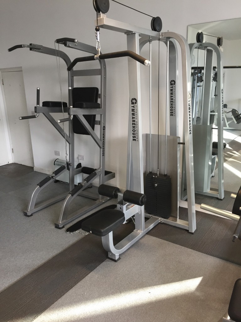 Lat Pull Down